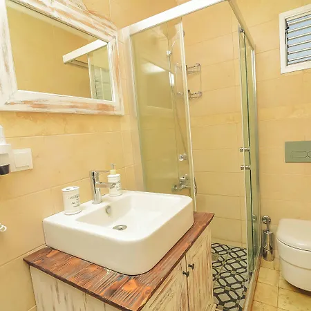 Ruezgar Guelue Alaçatı